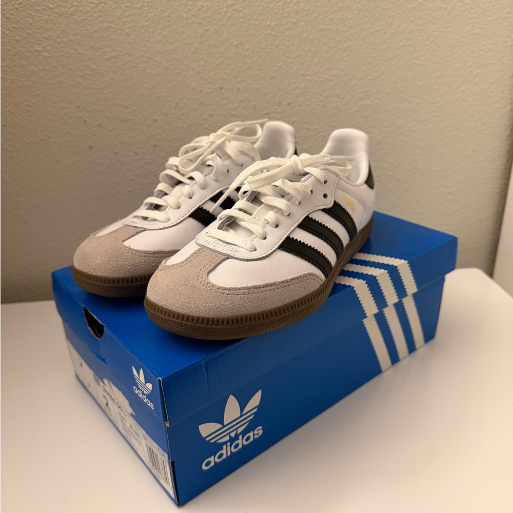 NWT Adidas zamba  White and Black Classic Sneakers